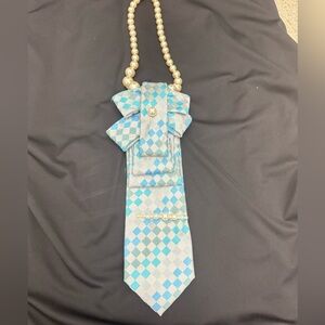 Tie necklace